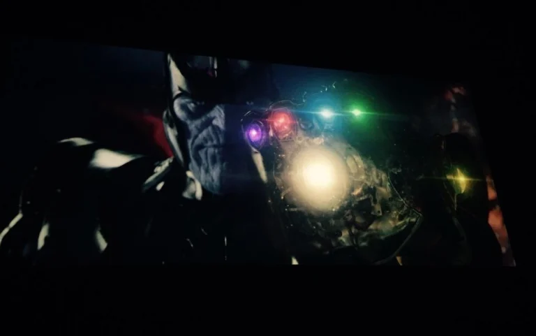 Thanos กับถุงมือใส่เจม