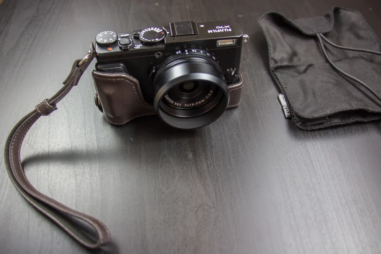Fujifilm X70 หลังใส่เคส Half leather case BLC-X70