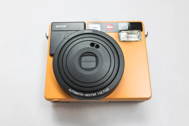 กล้อง Leica Sofort ด้านหน้า