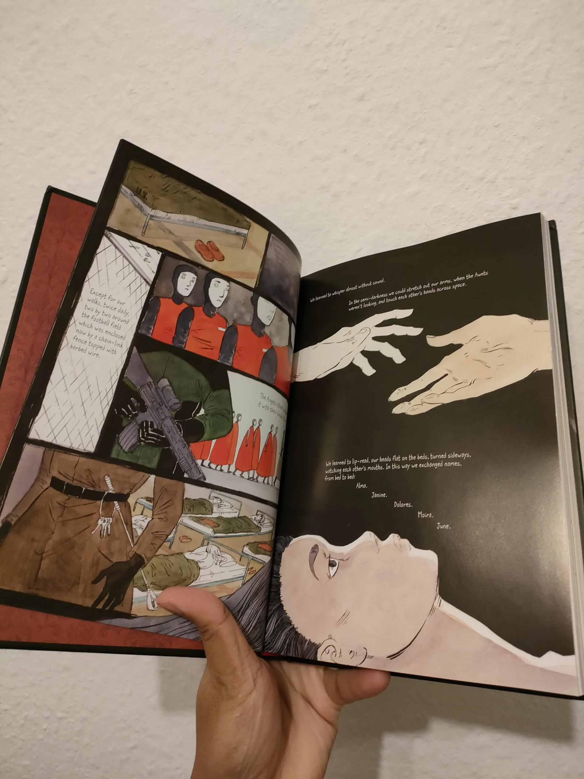 หนังสือ The Handmaid's Tale ฉบับ Graphic novel